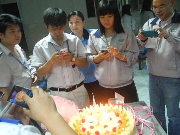 10、11月員工集體生日會(huì)報(bào)道